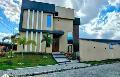 Imagem: A casa em condomínio possui 3 Dormitórios, 3 Banheiros, 2