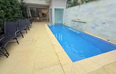 Imagem: A casa em condomínio possui 4 Dormitórios, 5 Banheiros, 400m²