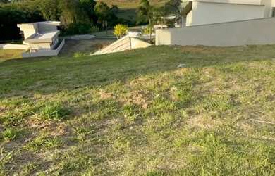 Imagem: O terreno possui 602m² de Área e está localizado em Santa