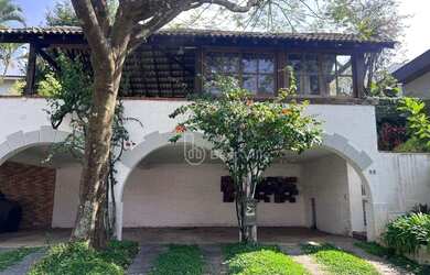 Imagem: A casa em condomínio possui 3 Dormitórios, 3 Banheiros, 4