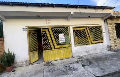 Imagem: A casa possui 2 Dormitórios, 2 Banheiros, 1 Vaga na garagem