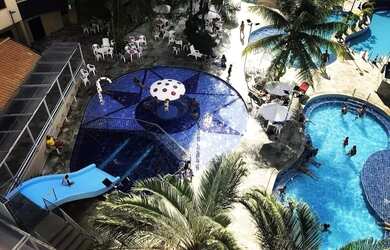 Imagem: O apartamento possui 3 Dormitórios, Acomodam 10 pessoas, 2