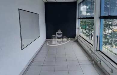 Imagem: O depósito possui 300m² de Área e está localizado em Centro