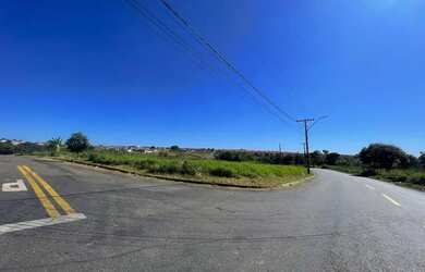 Imagem: O terreno à venda possui 4943m² de Área e está localizado