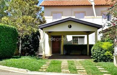 Imagem: A casa em condomínio possui 3 Dormitórios, 3 Banheiros, 4