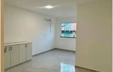 Imagem: A casa possui 2 Dormitórios, 3 Banheiros, 2 Vagas na garagem