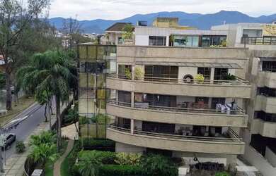 Imagem: O apartamento na cobertura possui 3 Dormitórios, 5 Banheiros