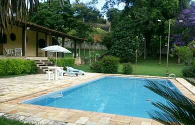 Imagem: A casa possui 4 Dormitórios, 5 Vagas na garagem, Imóvel novo