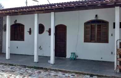 Imagem: A casa para alugar possui 2 Dormitórios, 3 Vagas na garagem