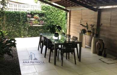 Imagem: A casa possui 3 Dormitórios, 3 Banheiros, 2 Vagas na garagem