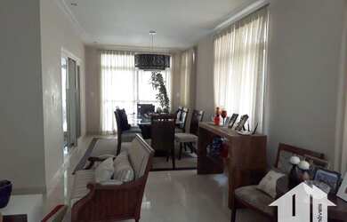 Imagem: A casa em condomínio possui 5 Dormitórios, 5 Banheiros, 4