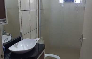 Imagem: A casa possui 2 Dormitórios, 2 Banheiros, 3 Vagas na garagem