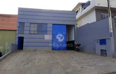 Imagem: O depósito possui 4 Vagas na garagem, 165m² de Área e está