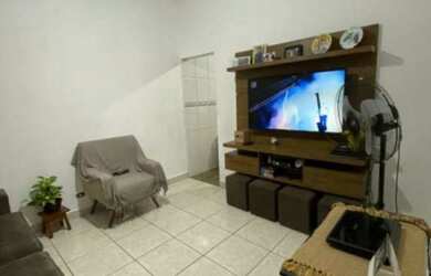 Imagem: A casa possui 2 Dormitórios, 2 Banheiros, 65m² de Área e