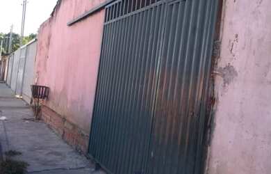 Imagem: A casa possui 3 Dormitórios, 1 Banheiro, 75m² de Área e