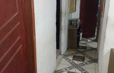 Imagem: A casa possui 3 Dormitórios, 1 Banheiro, 1 Vaga na garagem