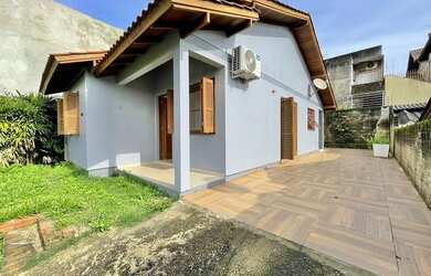 Imagem: A casa possui 2 Dormitórios, 1 Banheiro, 65m² de Área e