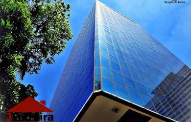 Imagem: O depósito possui 5 Vagas na garagem e 507m² de Área e está