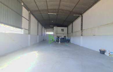 Imagem: O depósito possui 400m² de Área e está localizado em Jardim