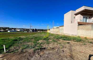 Imagem: O terreno à venda possui 456m² de Área e está localizado