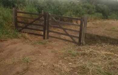 Imagem 7: Racho modesto ha 250 metros do lago Corumbá. Perto de Brasília e Goiânia