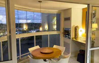 Imagem: O apartamento possui 4 Dormitórios, 5 Banheiros, 3 Vagas na