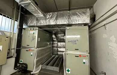 Imagem 10: Galpão/Depósito/Armazém para aluguel e venda tem 1208 metros quadrados