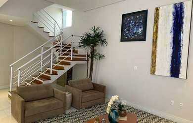 Imagem: A casa em condomínio possui 3 Dormitórios, 2 Banheiros, 4