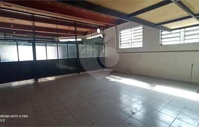 Imagem 2: Prédio comercial em Santana