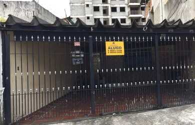 Imagem: A casa possui 2 Dormitórios, 1 Banheiro, 1 Vaga na garagem