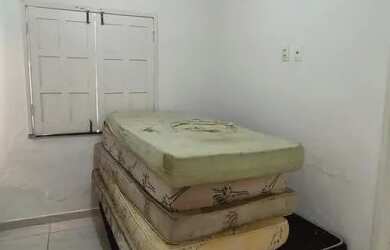 Imagem: A casa possui 3 Dormitórios, 5 Banheiros, 5 Vagas na garagem