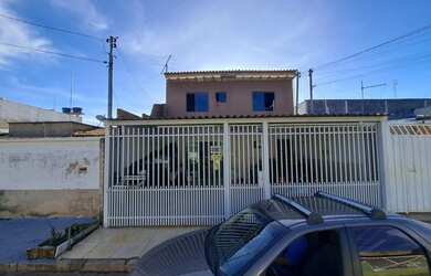 Imagem 1: Belo sobrado localizado na QD 805 fundo com supermercados Euro