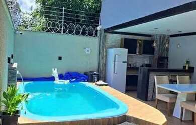 Imagem: A casa possui 3 Dormitórios, 2 Banheiros, 280m² de Área e