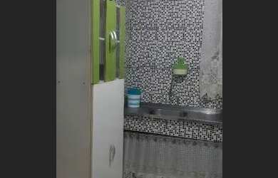 Imagem: A casa possui 1 Dormitório, 1 Banheiro e está localizado