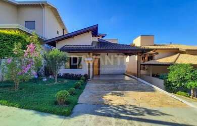 Imagem: A casa em condomínio possui 3 Dormitórios, 3 Banheiros, 4