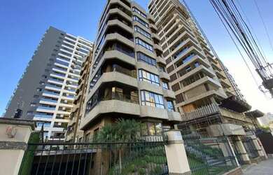 Imagem: O apartamento possui 3 Dormitórios, 5 Banheiros, 3 Vagas na