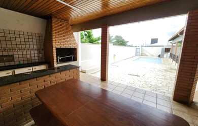 Imagem: A casa em condomínio possui 3 Dormitórios, 2 Banheiros, 3