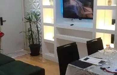 Imagem: O apartamento possui 2 Dormitórios, 1 Banheiro, 1 Vaga na garagem