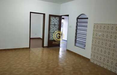 Imagem: A casa possui 3 Dormitórios, 2 Banheiros, 1 Vaga na garagem