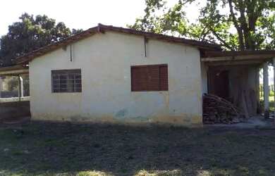 Imagem: A casa à venda possui 2 Dormitórios, 1 Banheiro e 1666m²