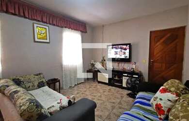 Imagem: A casa possui 4 Dormitórios, 5 Banheiros, 4 Vagas na garagem