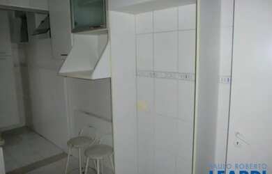 Imagem: O apartamento possui 2 Dormitórios, 1 Banheiro e 72m² de Área