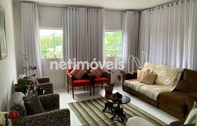 Imagem: A casa possui 5 Dormitórios, 3 Banheiros, 5 Vagas na garagem