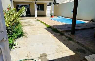 Imagem: A casa em condomínio possui 3 Dormitórios, 3 Banheiros, 3