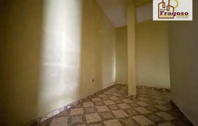 Imagem: O depósito possui 3 Vagas na garagem, 150m² de Área e está