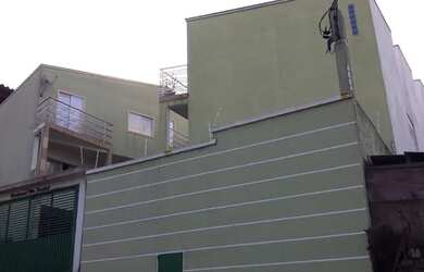 Imagem: A casa em condomínio possui 2 Dormitórios, 2 Banheiros, 2