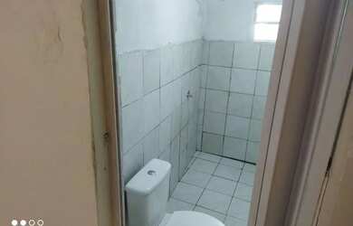 Imagem: A casa possui 1 Dormitório, 1 Banheiro, 84m² de Área e está