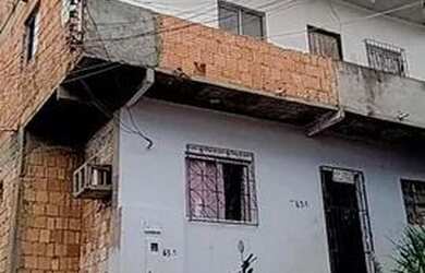 Imagem: A casa possui 2 Dormitórios e 1 Banheiro e está localizado