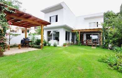 Imagem: A casa em condomínio possui 3 Dormitórios, 4 Banheiros, 4