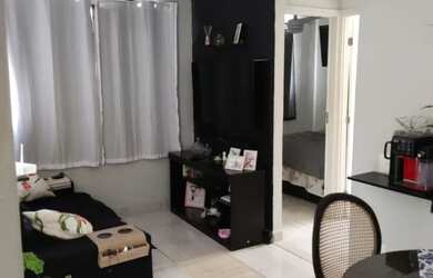 Imagem: O apartamento possui 2 Dormitórios, 1 Banheiro, 1 Vaga na garagem